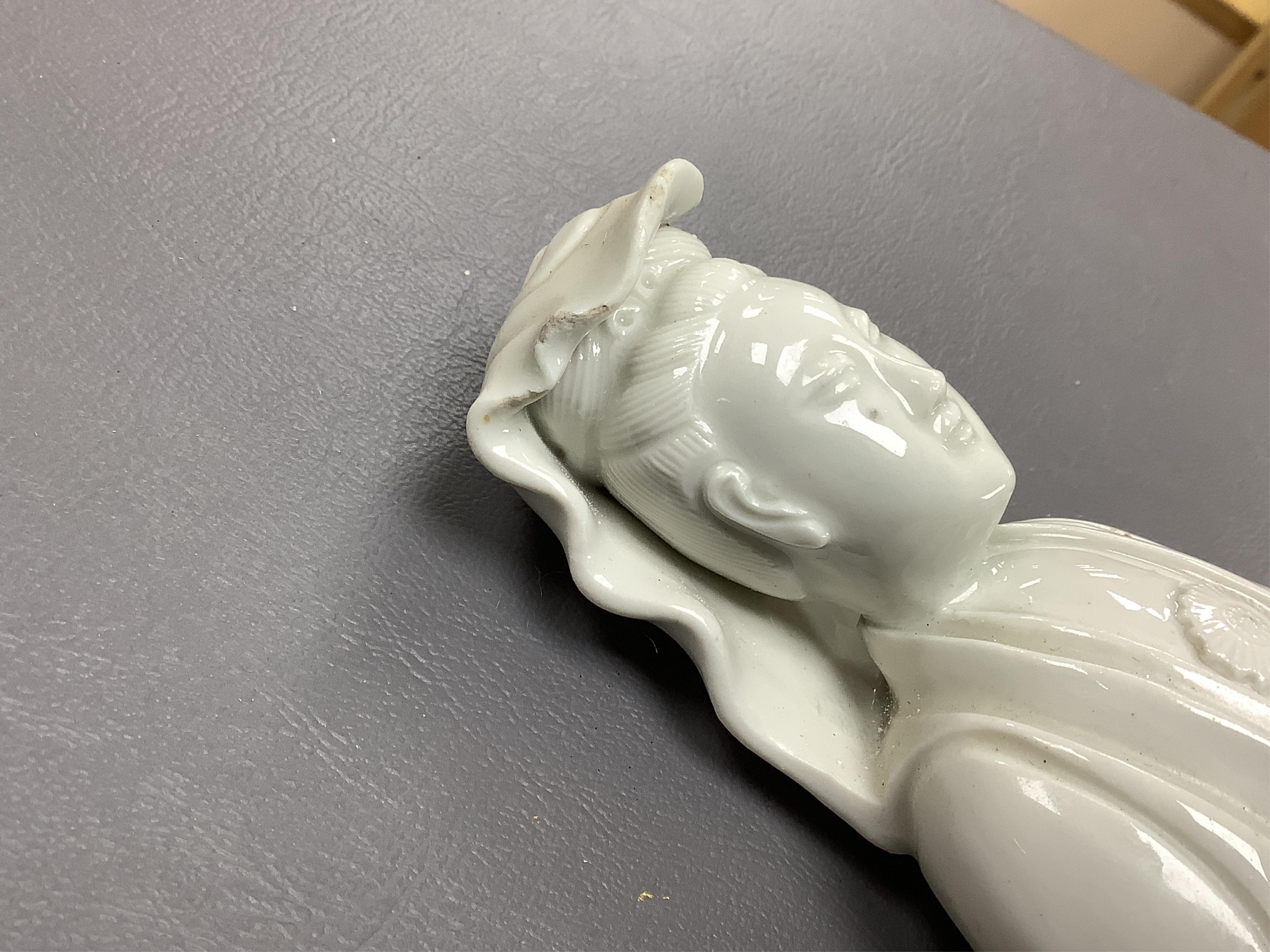 A 19th century Chinese blanc de chine figure of Guanyin, 19cm high